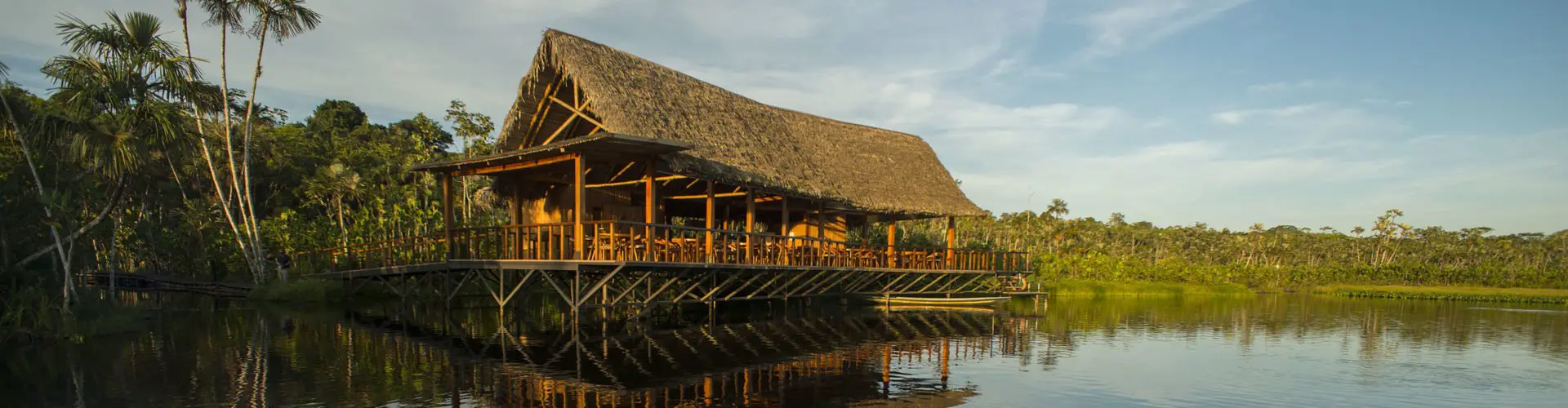 ecuador_sacha-lodge_00c_hotel_latinamericatours_lounge-la-balsa