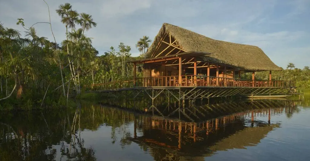 Ecuador, Sacha Lodge, Lounge Abendstimmung, Latin America Tours