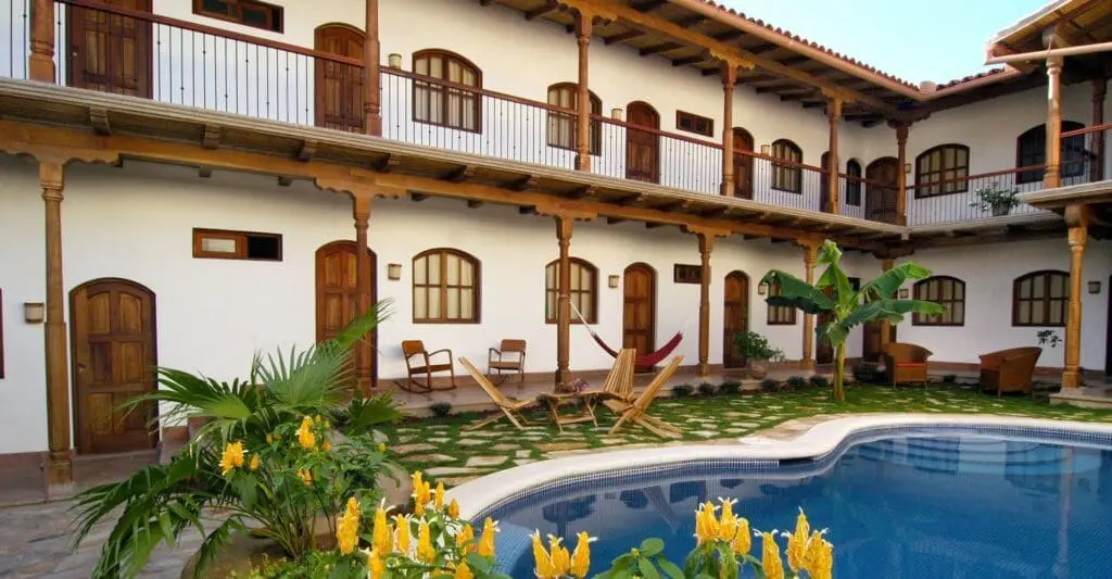 Nicaragua, Patio del Malinche, Patio mit Pool, Latin America Tours