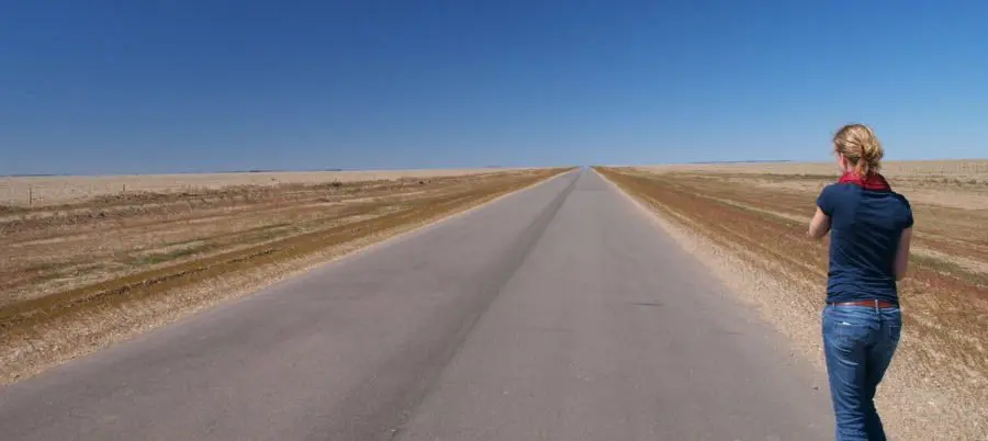 Argentinien, Patagonien, gerade Strasse ins Nichts, Latin America Tours