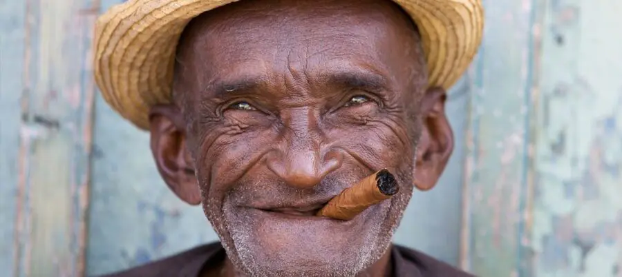 Havanna, Kuba, Zigarre, alter Mann,