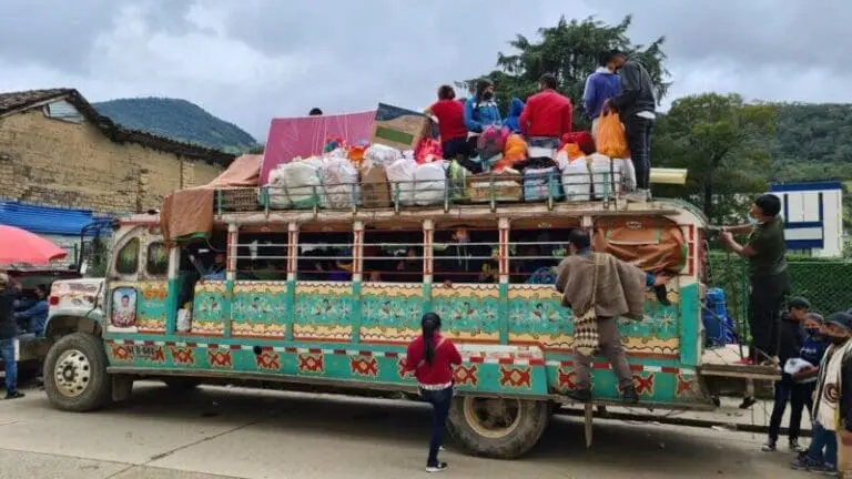 Kolumbien, Silvia, Chiva Bus, Latin America Tours