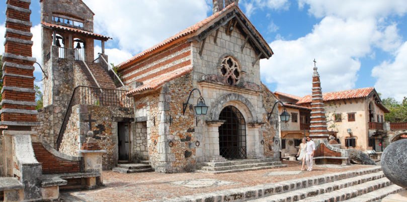 Dominikanische Republik, Altos de Chavon, historische Gebäude, Latin America Tours