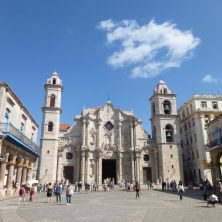 Kuba, Reise A lo Cubano, Havanna, Platz vor der Kathedrale, Latin America Tours