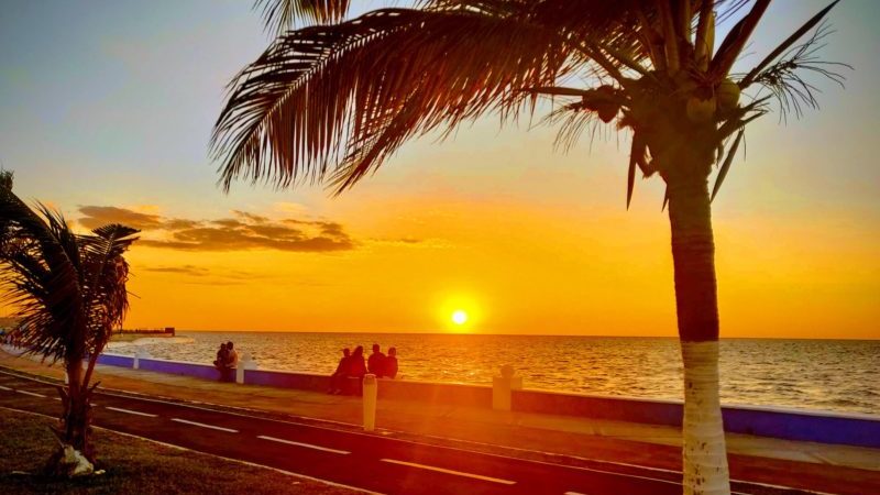 Mexiko, Campeche, Sonnenuntergang am Malecon, Latin America Tours