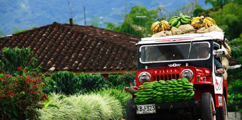 Kolumbien, Kaffeezone, Truck beladen mit Bananen, Latin America Tours