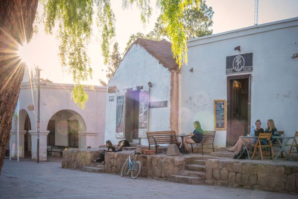 Chile, Café in San Pedro de Atacama, Reisen, Latin America Tours