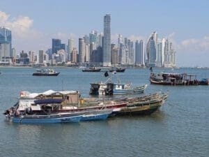 Panama, Reise planen in 5 Schritten, Panama City, Boote und Skyline, Latin America Tours