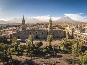 Peru, Arequipa, Kathedrale, Reise planen, Latin America Tours