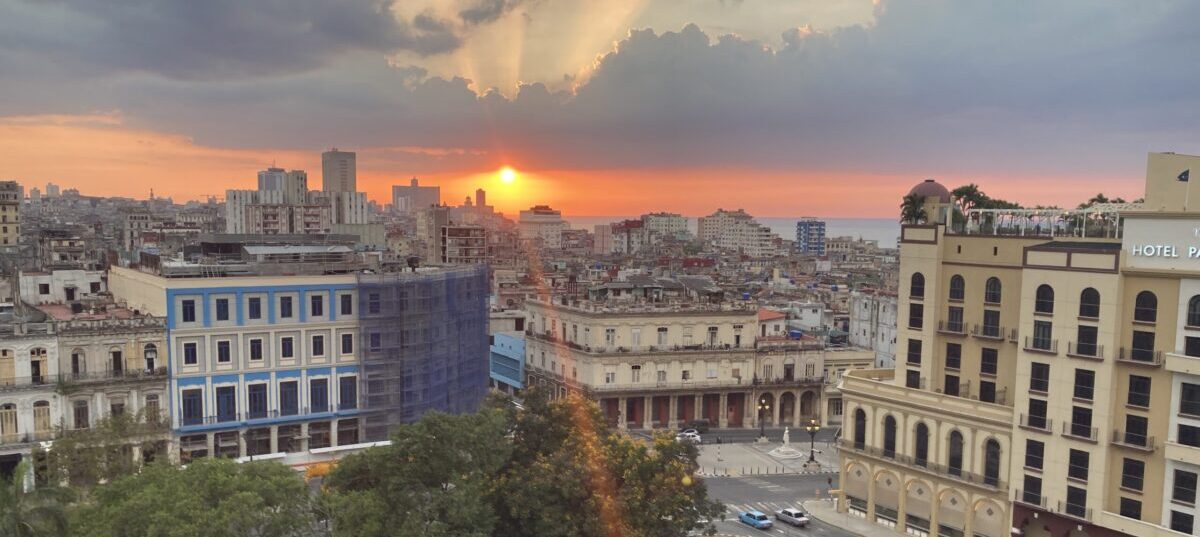 Havanna, Sonnenuntergang, Dachterrasse Hotel Kempinski, Latin America Tours