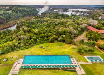 Argentinien, Mélia Iguazú, Blick über Wasserfälle, Latin America Tours