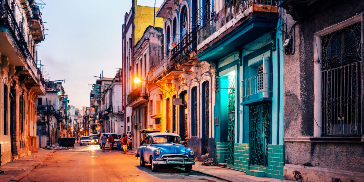 Kuba, Havanna, Abendstimmung, Oldtimer, Latin Ameria Tours