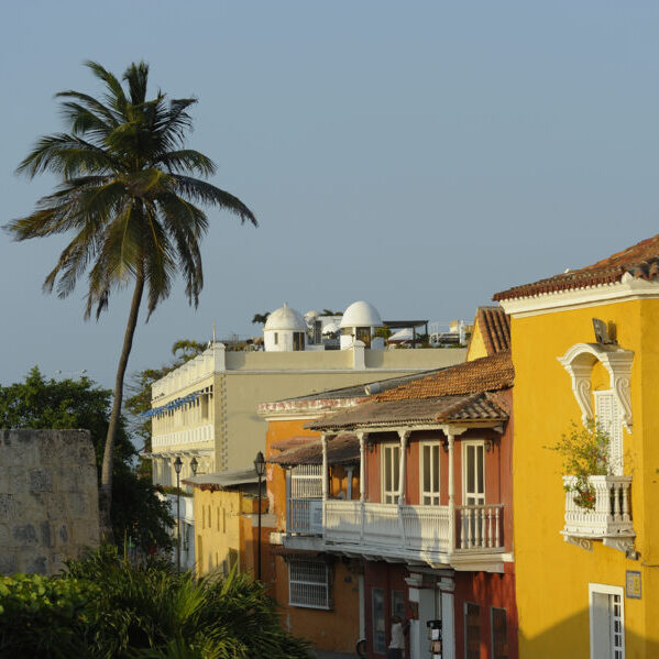 Kolumbien, Cartagena, koloniale Altstadt, bunte Häuser, Latin America Tours, Reisen