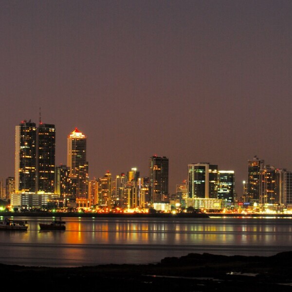 Panama, Panama City, Skyline in der Nacht, Latin America Tours, Reisen