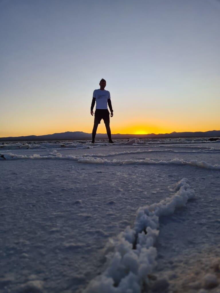 Bolivien, Salar de Uyuni, Jogging auf dem Salzsee bei Sonnenaufgang, Latin America Tours, Reisen
