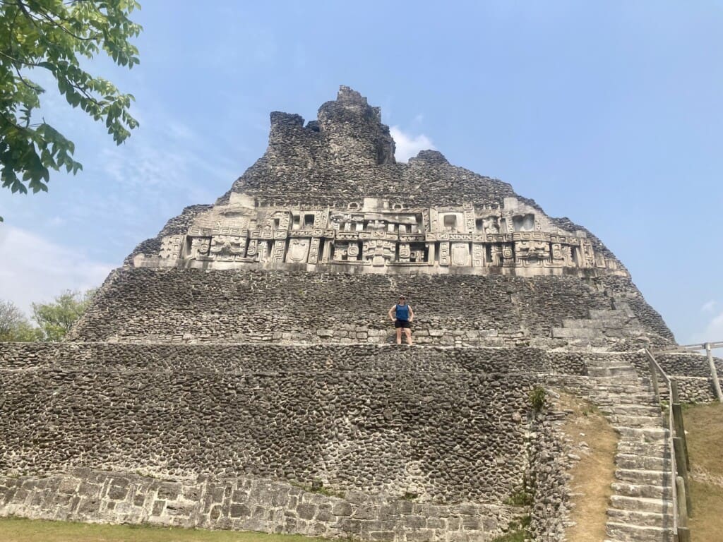 Belize, Mayastätte Xunantunich, Pyramide, Latin America Tours, Reisen