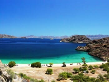 Mexiko, Baja California, Bucht mit türkisfarbenem Meer, Latin America Tours, Reisen