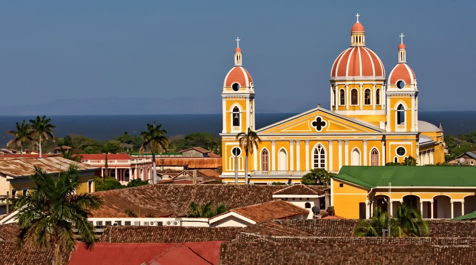 Nicaragua, Granada Kathedrale, Mietwagenreise Nicaragua Natur Kolonialschätze, Latin America Tours