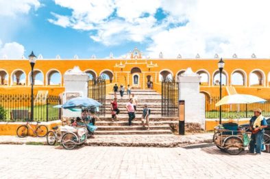 Mexiko, Izamal, Einheimische, Essenstände, Witwinkel, Latin America Tours