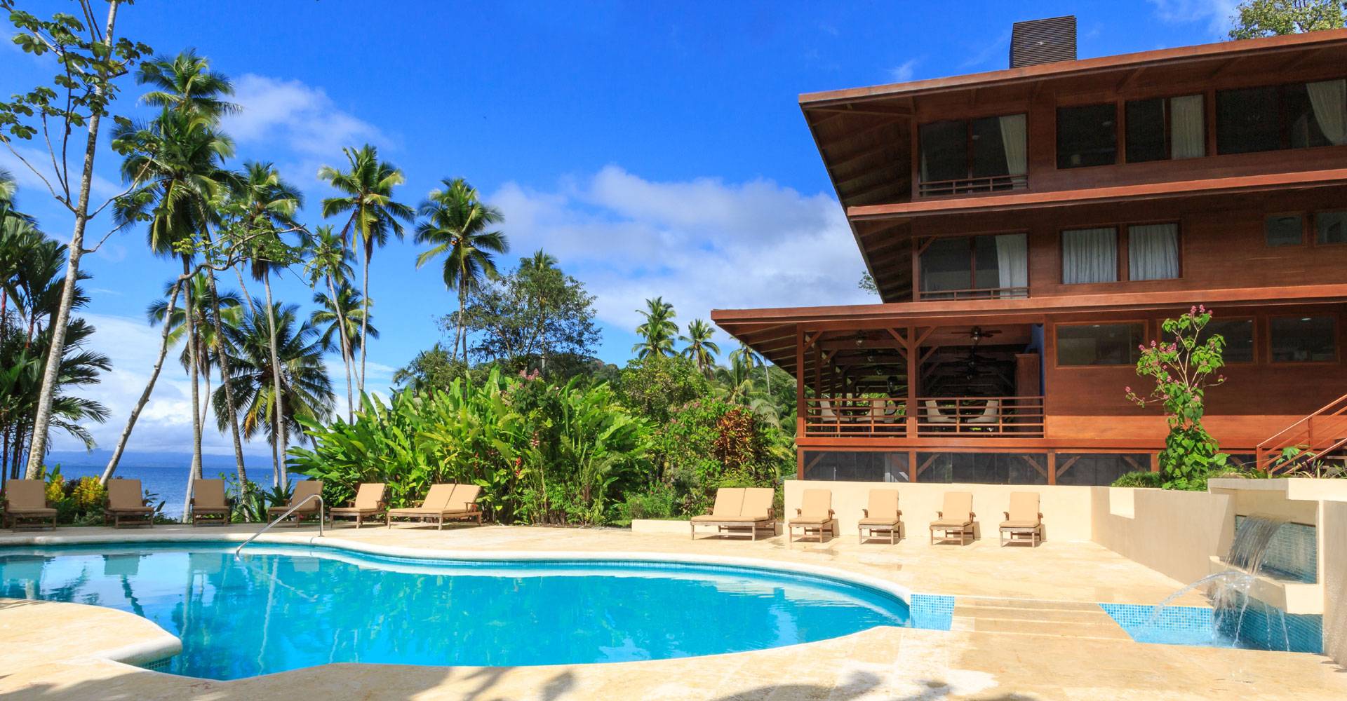 Costa Rica, Playa Cativo Lodge, Haupthaus und Pool, Latin America Tours