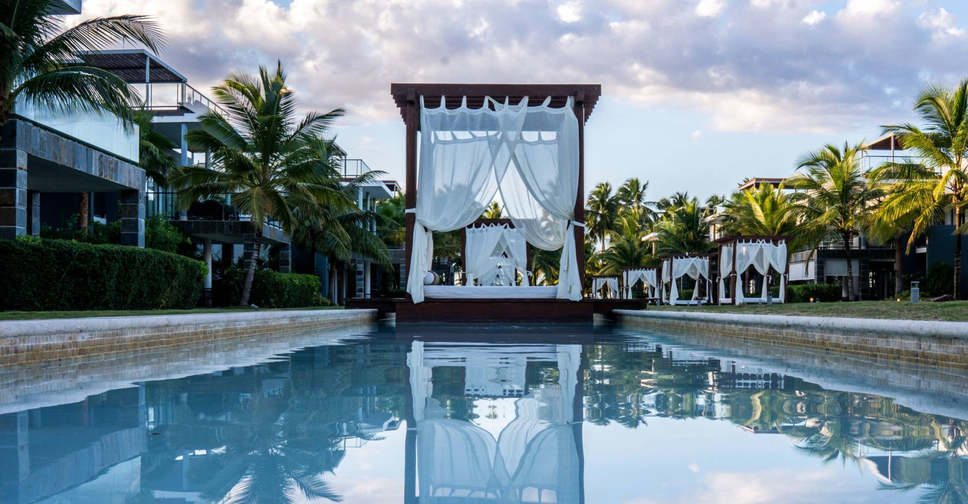 Dominikanische Republik, Sublime Samana, Hotelanlage mit Pool, Latin America Tours
