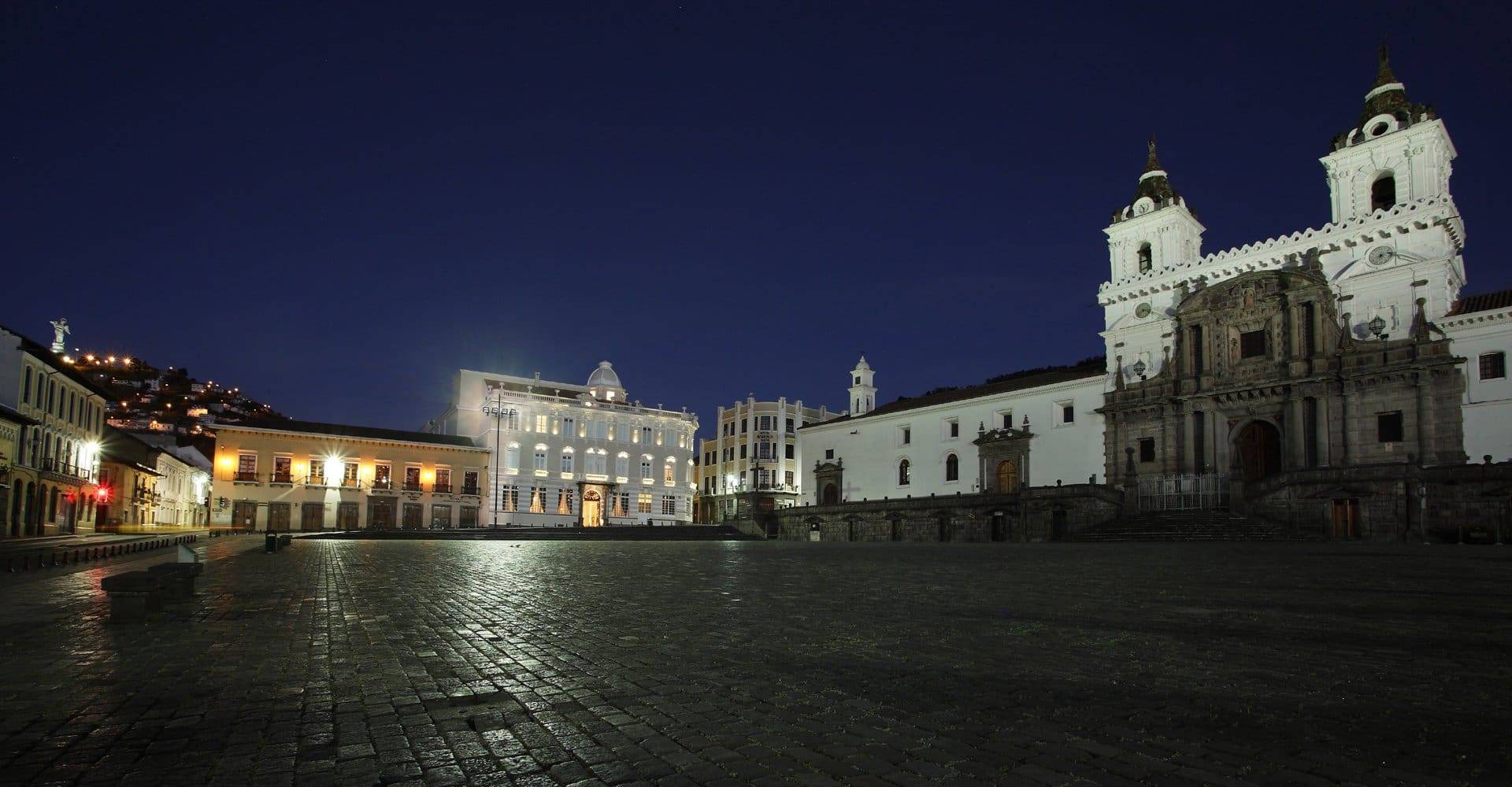 Ecuador, Casa Gangotena, Aussenansicht bei Nacht, Latin America Tours