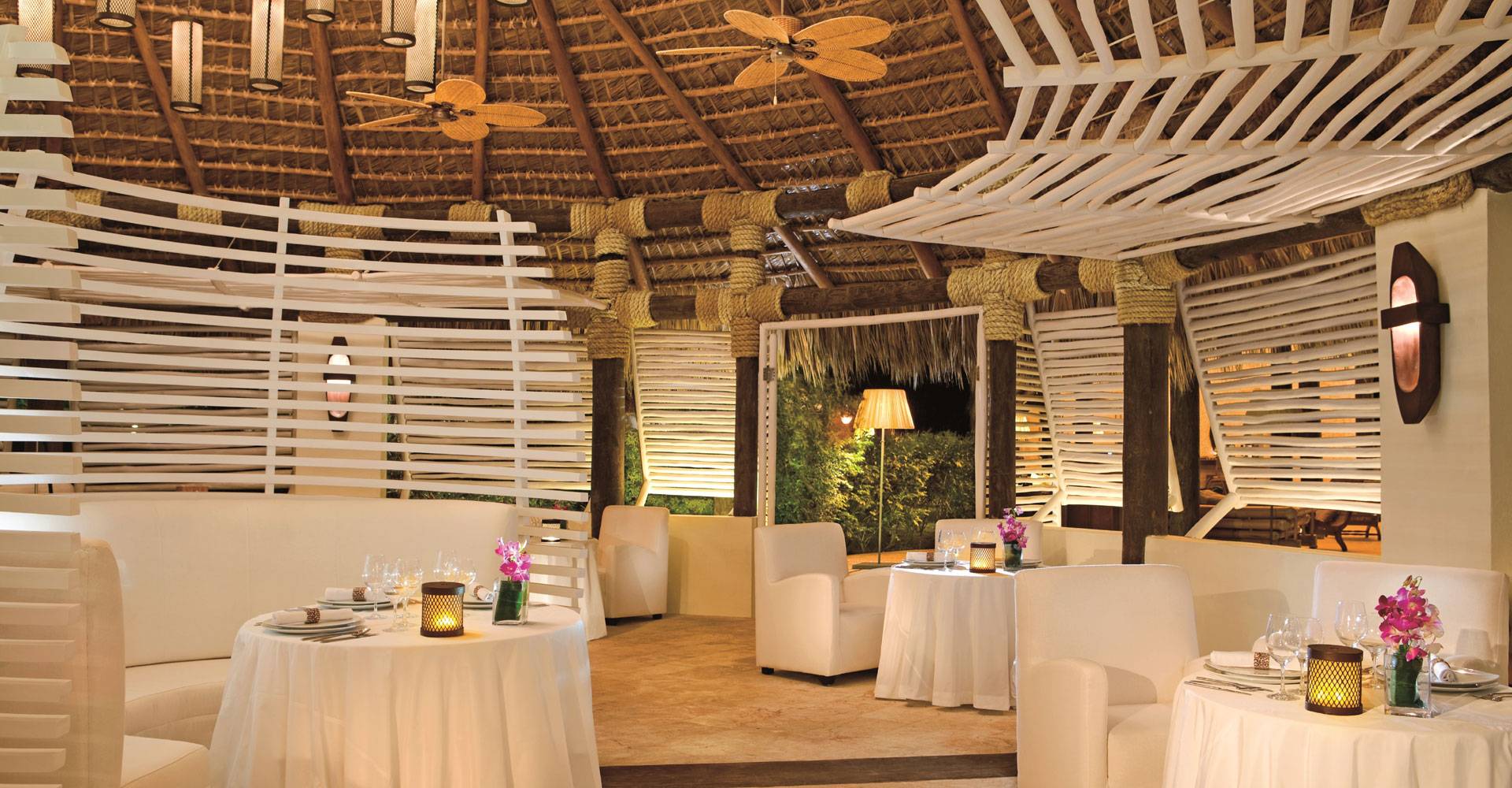 Dominikanische Republik, Hotel Zoetry Agua Punta Cana, A la Card Restaurant, Latin America Tours