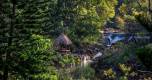 Blancaneux Lodge, Belize, Gazebo am Fluss Abendstimmung