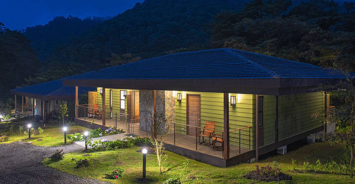 Costa Rica, El Silencio Lodge, Riverside Villa Abendstimmung, Latin America Tours