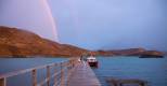 Explora Torres del Paine, Hotelkatamaran und Regenbogen