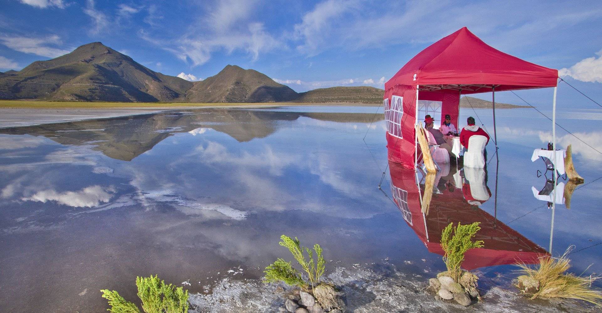 Bolivien, Uyuni Airstream-Camper, Frühstück Aussenbereich, Latin America Tours